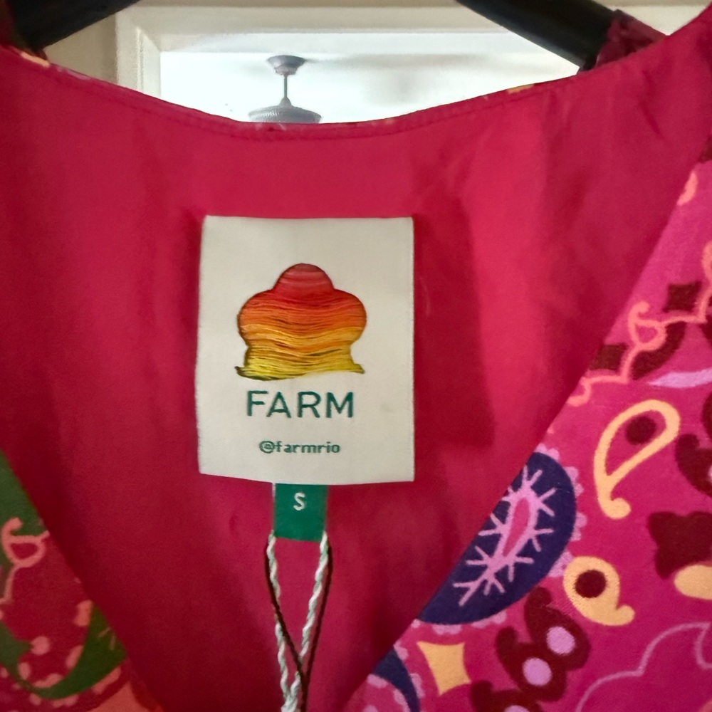 NWT Farm Rio Bandana midi dress
Vibrant Multicolor Wrap Dress - Picture 13 of 14